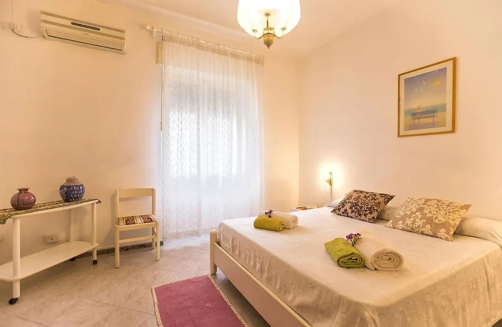 Cervi Flat Close To The Sea And The Historic Centre Of 알게로