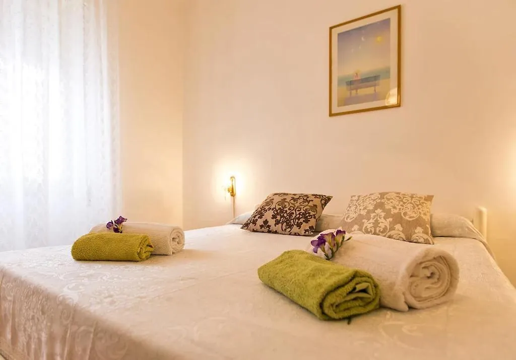 Cervi Flat Close To The Sea And The Historic Centre Of アルゲーロ 0*,  イタリア